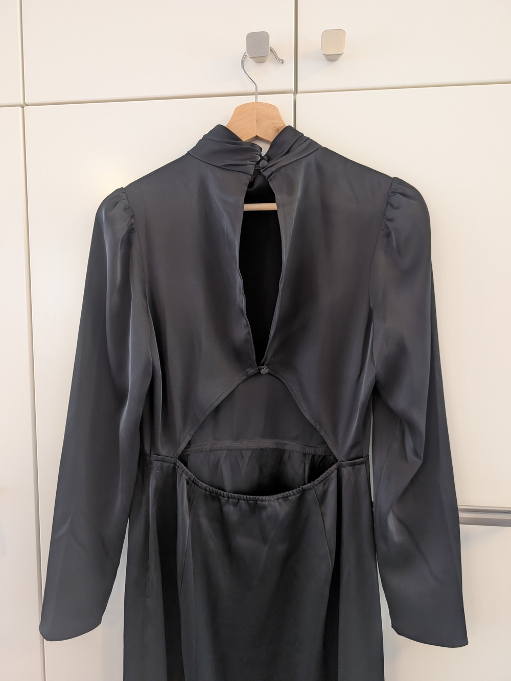Aritzia Black Satin Back-Cutout Long Sleeve Dress